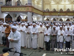 Lakukan Salat Berjamaah di Masjid, Ini 4 Keutamaannya