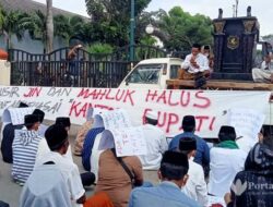 ARM Rukiah Kantor Bupati Sumenep, “Usir Jin dan Makhluk Halus” Pakai Daun Bidara