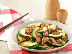 Resep Tumis Daging Mentimun Ala Korea yang Praktis dan Gurih