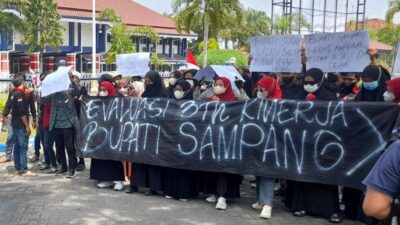 Demo Pemkab, Wabup Sampang Ajak Mahasiswa Duduk Bareng