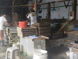 Harga Kedelai Naik, Keuntungan Usaha Produksi Tahu di Sampang Anjlok