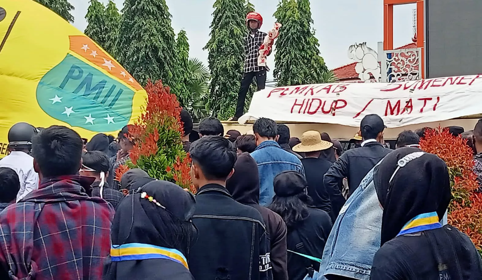 Aksi Jilid 3, Desak Bupati Sumenep Copot Kadiknas dan Bersihkan “Gerbong”-nya.