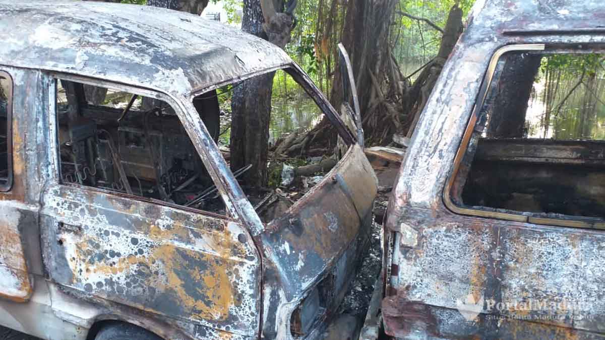 Polisi Sumenep Dalami Penyebab Kebakaran Dua Unit Mobil Suzuki Carry