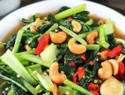 Resep Tumis Sawi Bumbu Terasi, Menu Makan Siang yang Praktis
