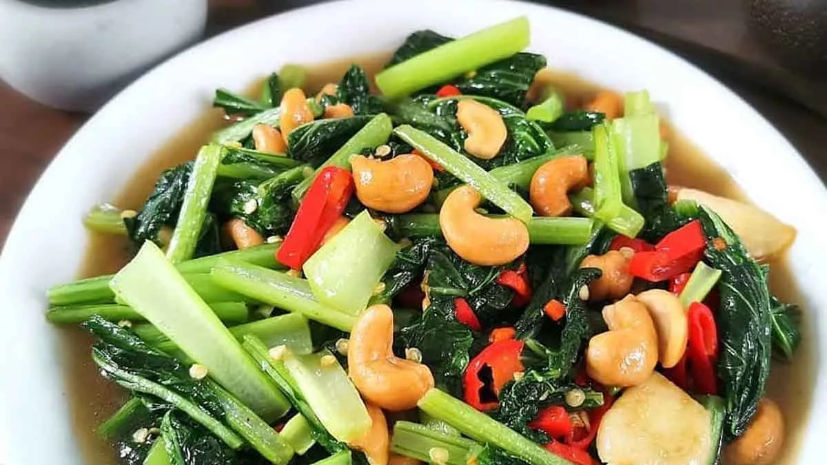 Resep Tumis Sawi Bumbu Terasi, Menu Makan Siang yang Praktis