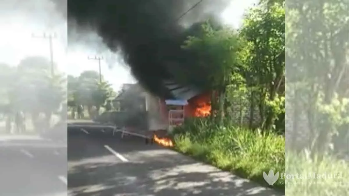 BreakingNews- Kebakaran Toko di Bullaan Batuputih Sumenep