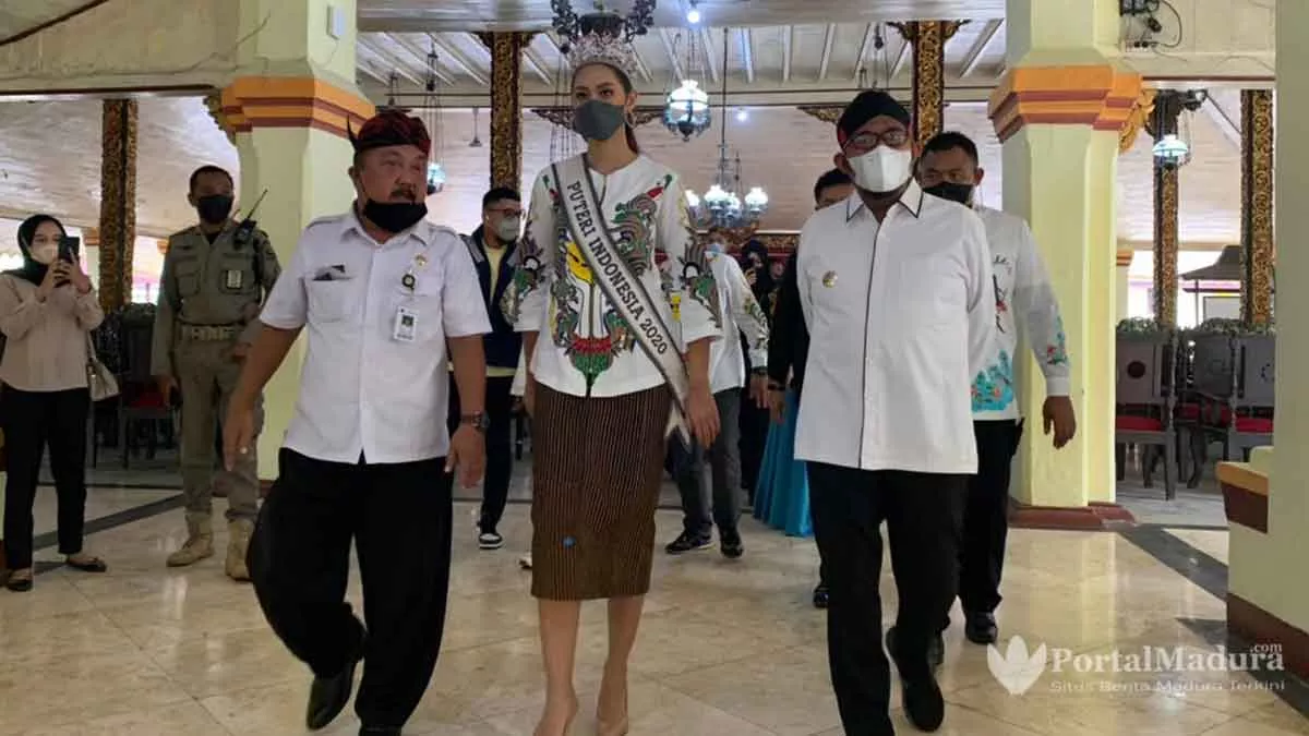Bupati Fauzi Kenalkan Wisata Sumenep pada Puteri Indonesia
