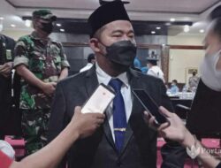 PAW Kades Gunung Kembar Dilantik, Bupati Sumenep Ingatkan Jangan Seenaknya Sendiri