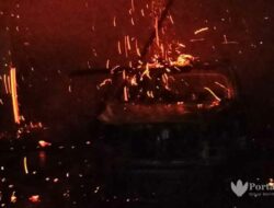 Kijang Innova Reborn Terbakar di Gudang Tembakau Kapedi Sumenep