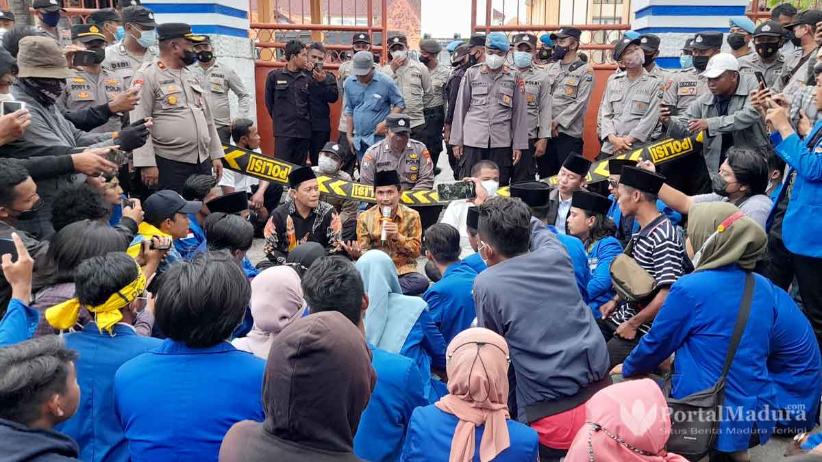 Demo Masalah BPNT Memanas, DPRD Sampang Terima Tuntutan Aktivis PMII