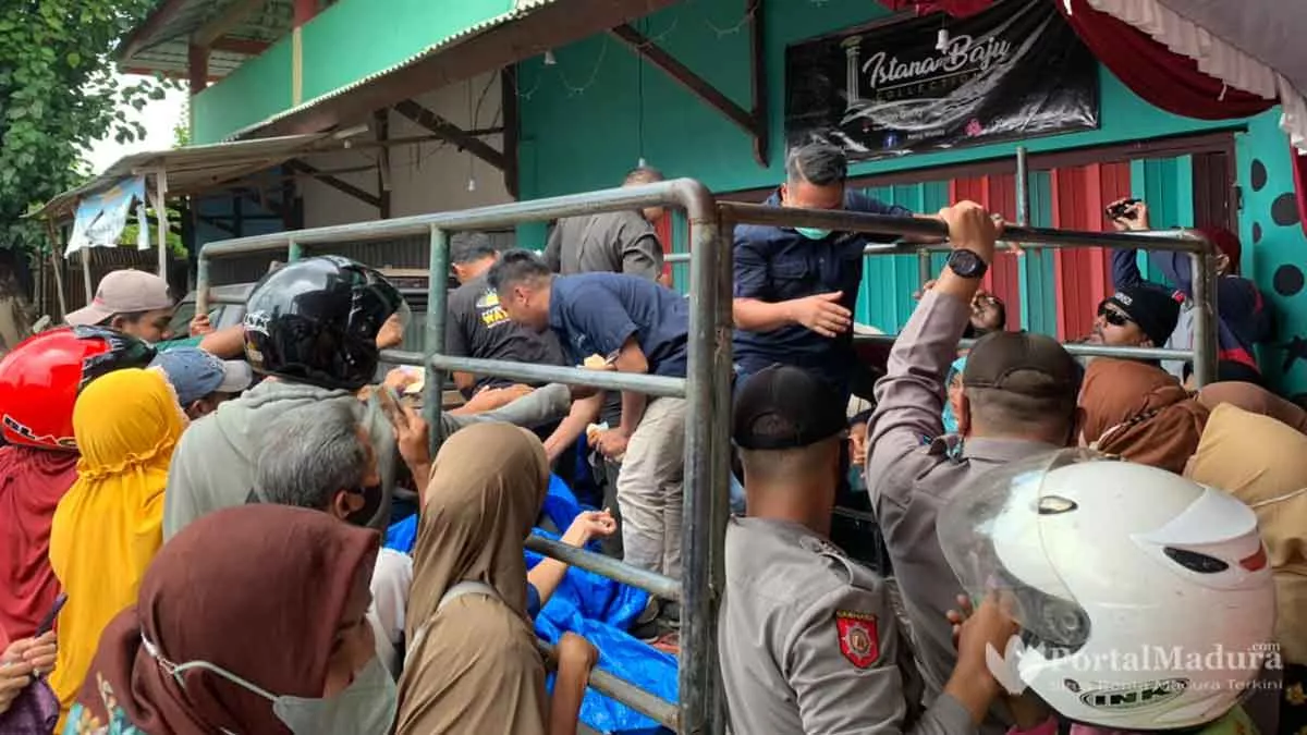 Pasar Murah di Bangkal Diserbu Warga Sumenep
