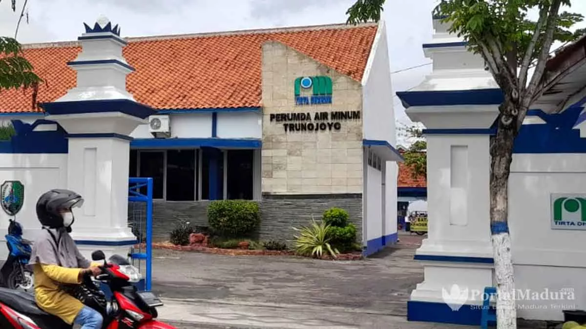 Pelanggan PDAM di Sampang Keluhkan Distribusi Air Tak Lancar