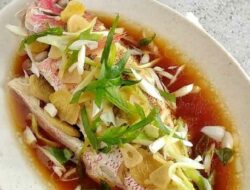 Resep Ikan Kukus Saus Tiram, Hidangan Nikmat Tanpa Minyak