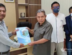 Senat Universitas Wiraraja Serahkan Hasil Pemilihan Rektor ke Yayasan Arya Wiraraja