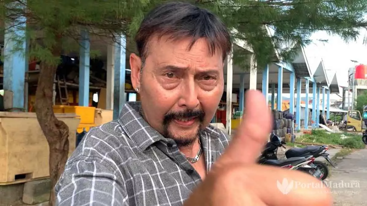 Artis Senior August Melasz Kepincut Keindahan Sumenep