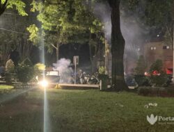 Bunyi Petasan Ganggu Warga Ngabuburit di Taman Bunga