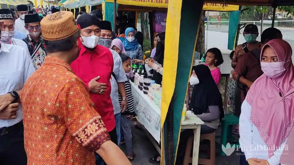 Dorong Ekonomi Rakyat Bangkit, Bupati Fauzi Pastikan Bazar Takjil Ramadan 2022 Taat Prokes