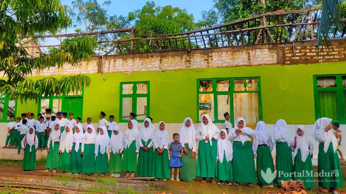 Gedung Sekolah Ambruk, Semangat Siswa Al-Is’af Tak Boleh Kendor