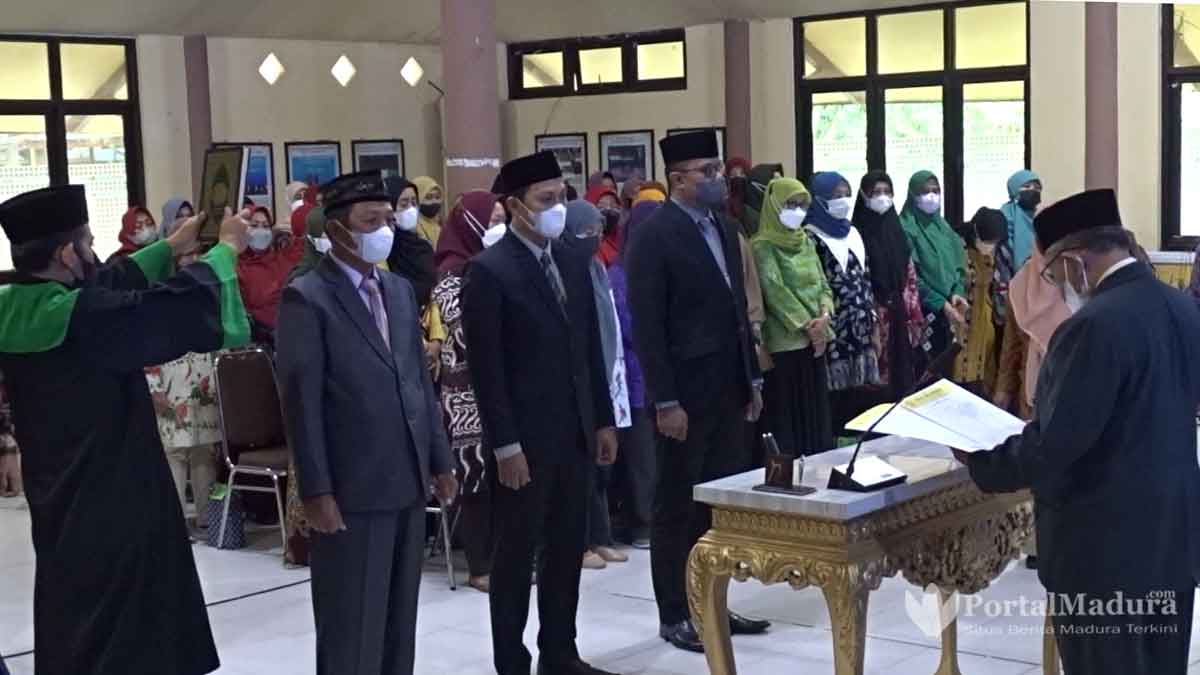 Lantik Wakil Rektor, Pjs Ketum Yayasan Titip Unija Harus Tetap Unggul