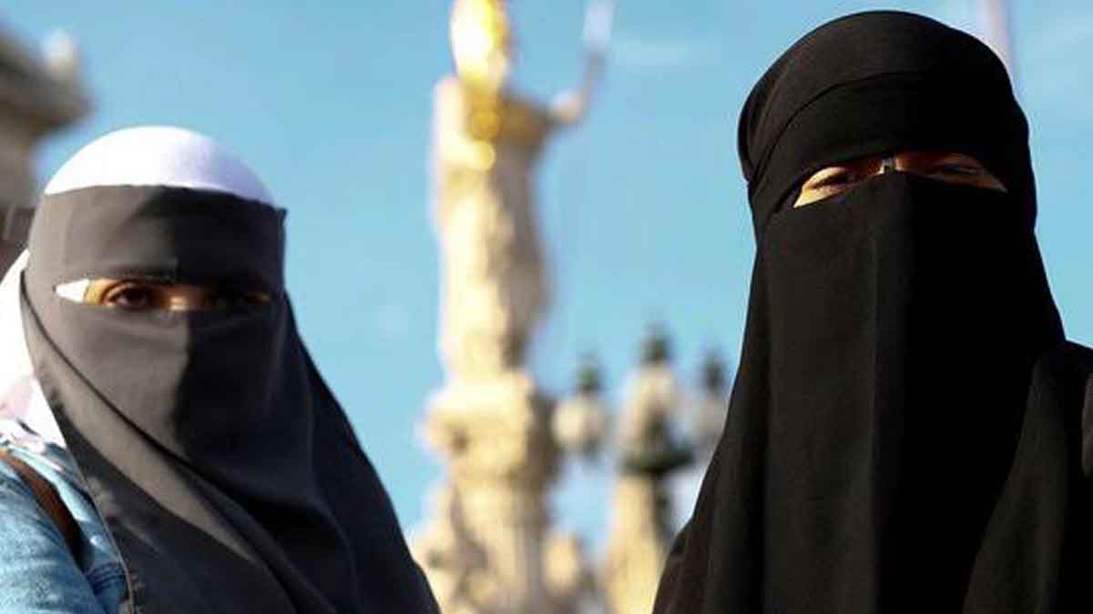 Muslimah-Tak-Berhijab,-Apakah-Salat-dan-Puasanya-Diterima-Allah-SWT