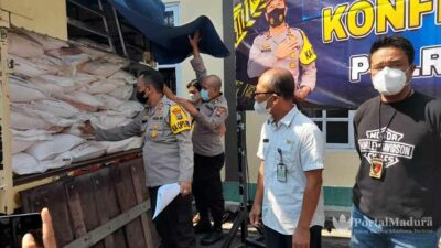 Polisi Sampang Gagalkan Penyelundupan 17 Ton Pupuk Bersubsidi