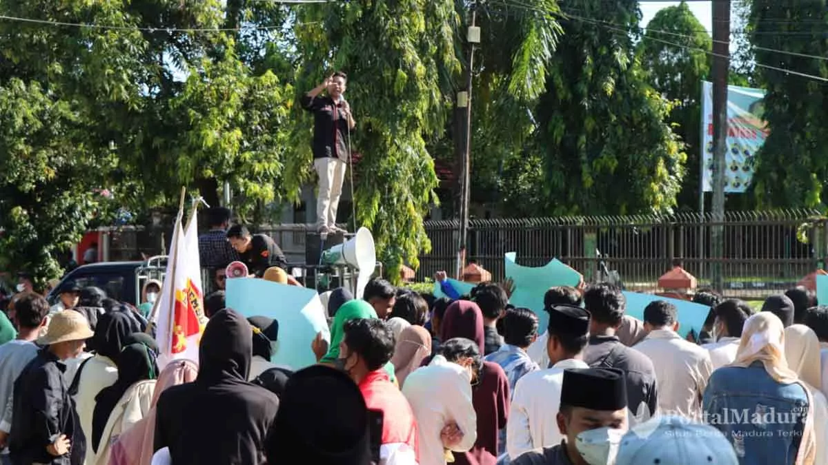 Tolak Kenaikan BBM, Aliansi BEM Sumenep Turun Jalan