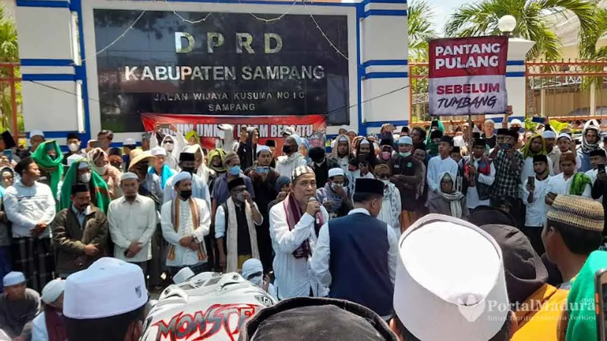 Tuntutan 3 Kelompok Pendemo, DPRD Sampang Akan Kawal ke Senayan