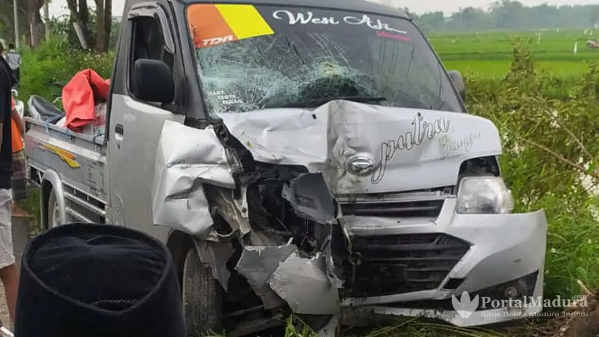Baku Hantam dengan Pikap, Pemotor Wanita Tewas
