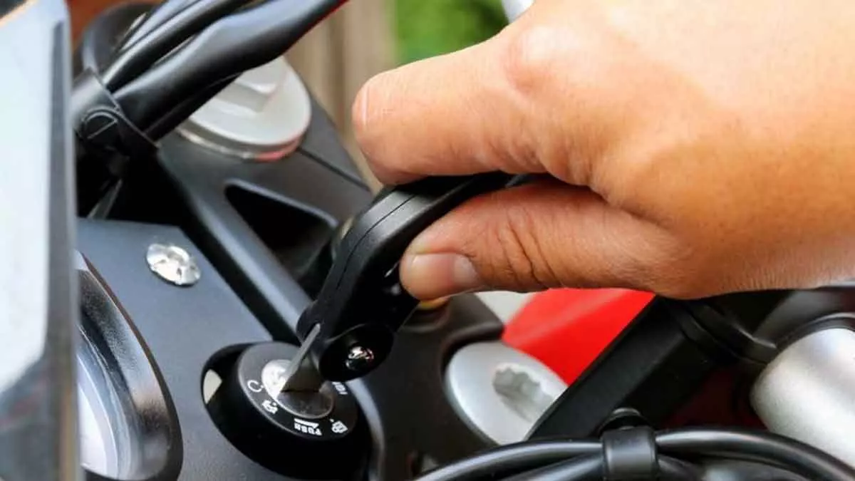 Kunci Motor Macet Tak Bisa Diputar? Lakukan 4 Cara Ini