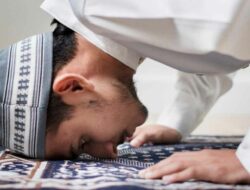 Benarkah Dahi Hitam Sebagai Tanda Sujud? Ini Jawabannya