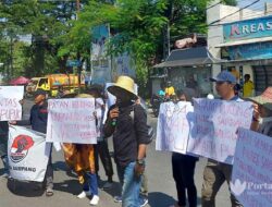 Demo Polres Sampang, Petani Tuntut Petugas Usut Mafia Pupuk