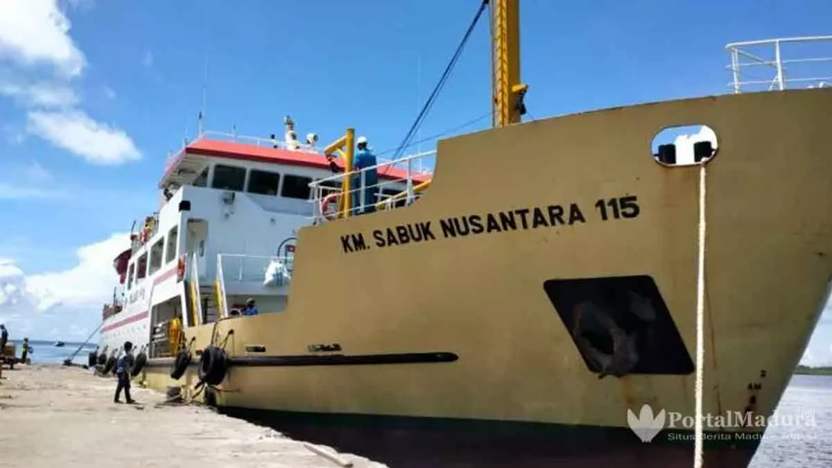 Kapal Cadangan Sabuk Nusantara 115 Menuju Pelabuhan Sapeken