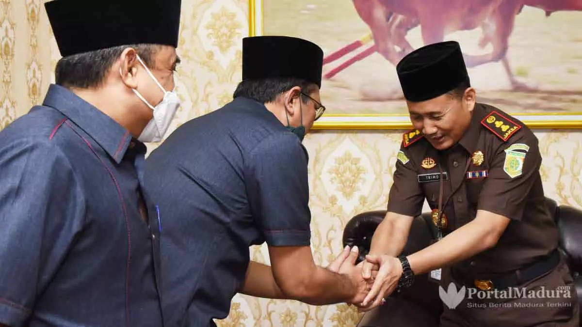 Hari Pertama Masuk Kerja, Pimpinan DPRD Sumenep Kunjungi Penegak Hukum