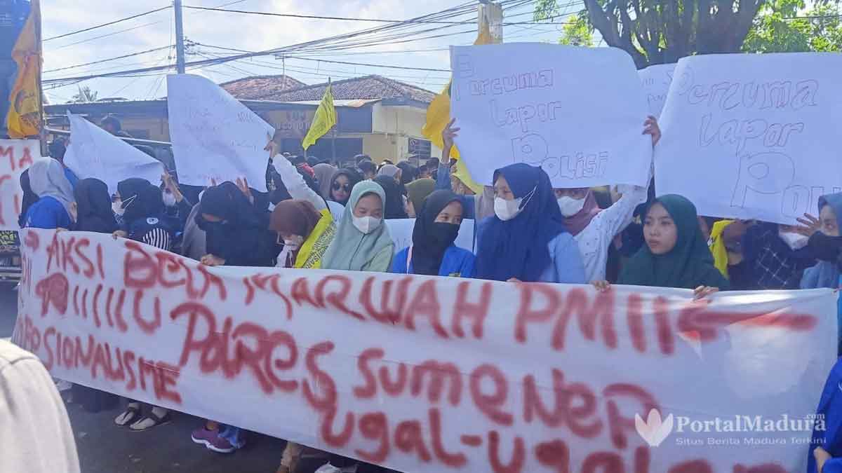 Massa Aksi PMII Tiba di Polres Sumenep