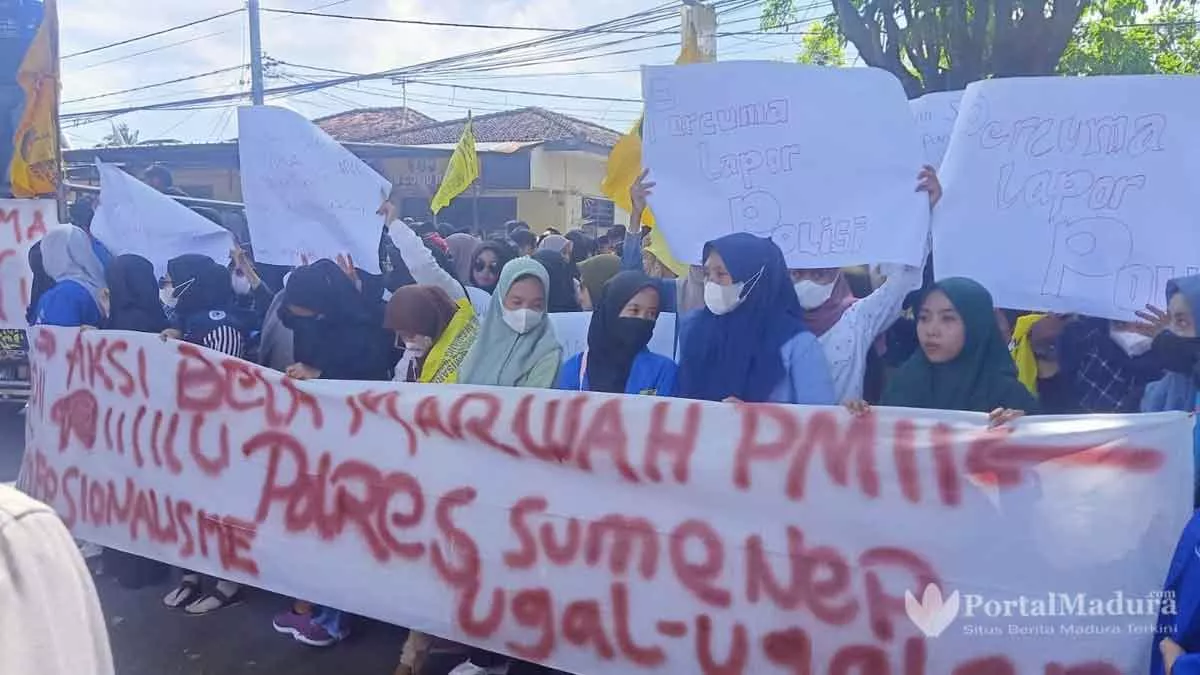 Massa Aksi PMII Tiba di Polres Sumenep