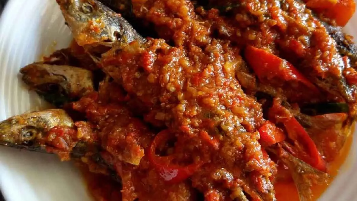 Resep Ikan Layang Sambal Bajak, Pedasnya Bikin Nambah Selera Makan