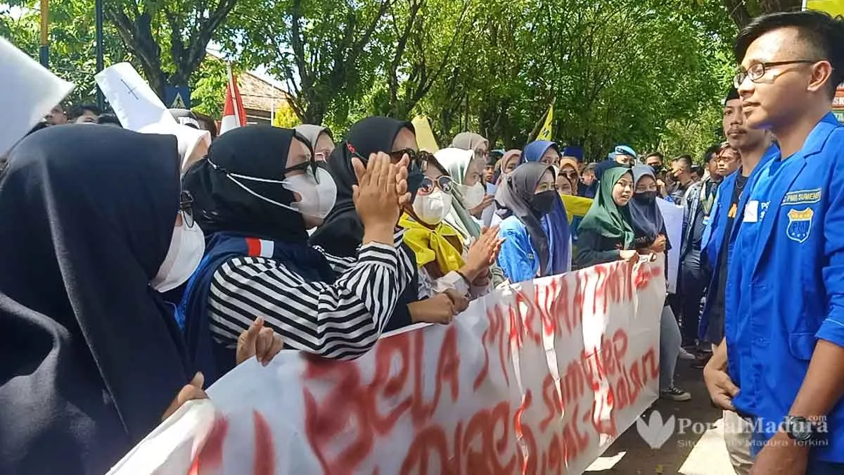 Usung 2 Tuntutan, Massa Aksi PMII Demo Polres Sumenep