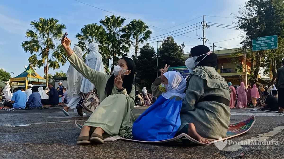 FOTO-Jemaah Salat Idulfitri 1443 H Masjid Jamik Sumenep