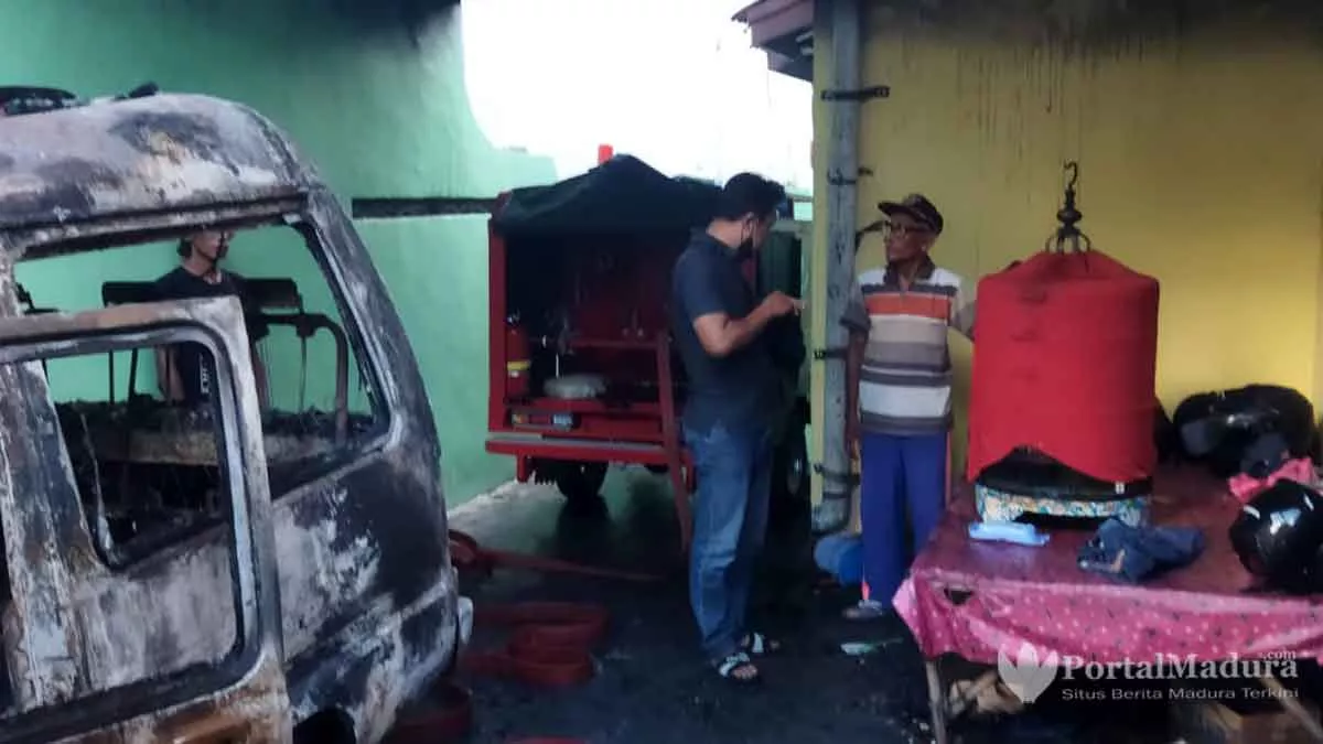 Anak Nekat Bakar Kendaraan, Rumah Orang Tua Ikut Ludes