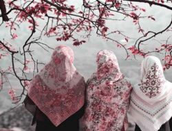 Bagaimana Tobatnya Muslimah yang Fotonya Terlanjur Tersebar di Medsos?