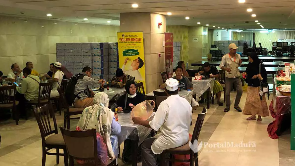 Jemaah Haji Indonesia Dimanjakan dengan Produk Lokal dan Jajanan Tradisional di Al Kiswah Towers Hotel Makkah