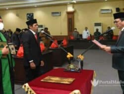 Ketua DPRD Sumenep Ambil Sumpah Anggota Dewan PAW