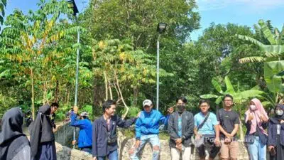 Pemasangan Lampu Panel Surya, Pengabdian Mahasiswa UTM