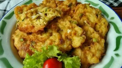 Resep Teri Medan Goreng Telur, Gurih dan Nikmat