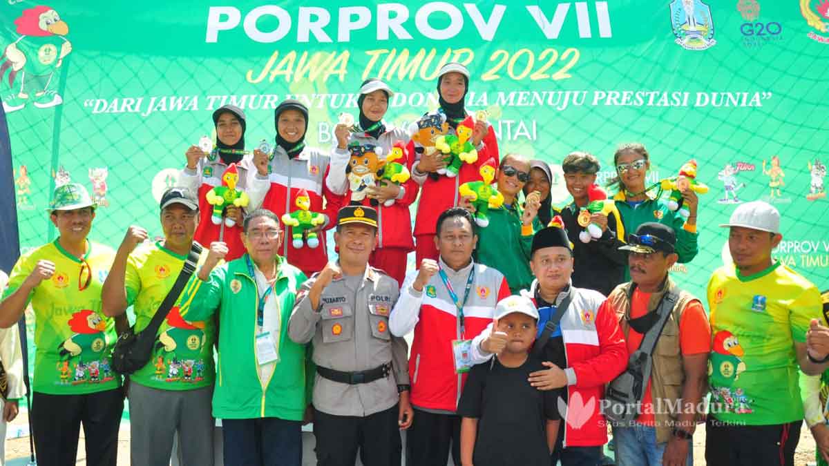 Sumenep 'Pecah Telur' Tim Putri Bola Voli Pasir Raih Medali Emas ...