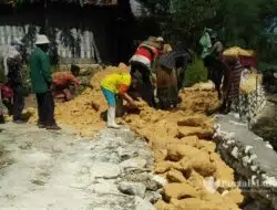 Swadaya, Warga Banjar Talela Bangun Jalan Baru