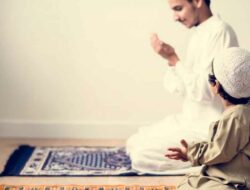 Inilah Waktu yang Tepat Ajari Anak Salat, Yuk Lakukan Sejak Dini!