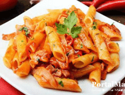 Resep Pasta Penne Saus Tomat yang Praktis dan Enak