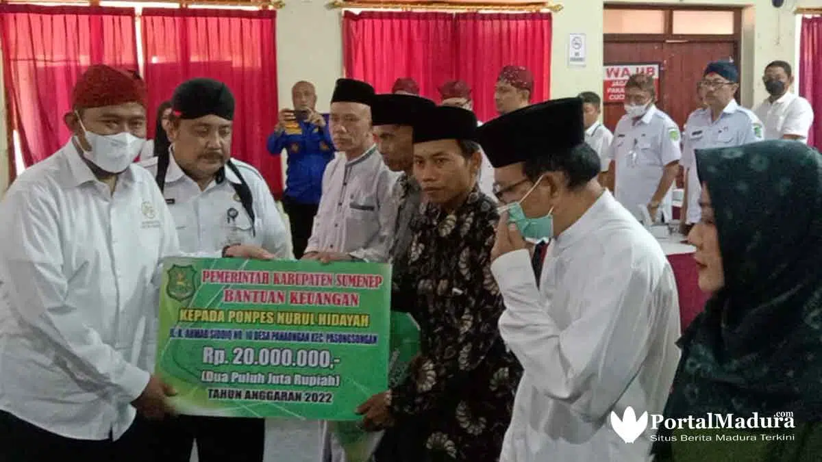 Bupati Sumenep Gelontorkan Rp8 Miliar Bantuan Keagamaan