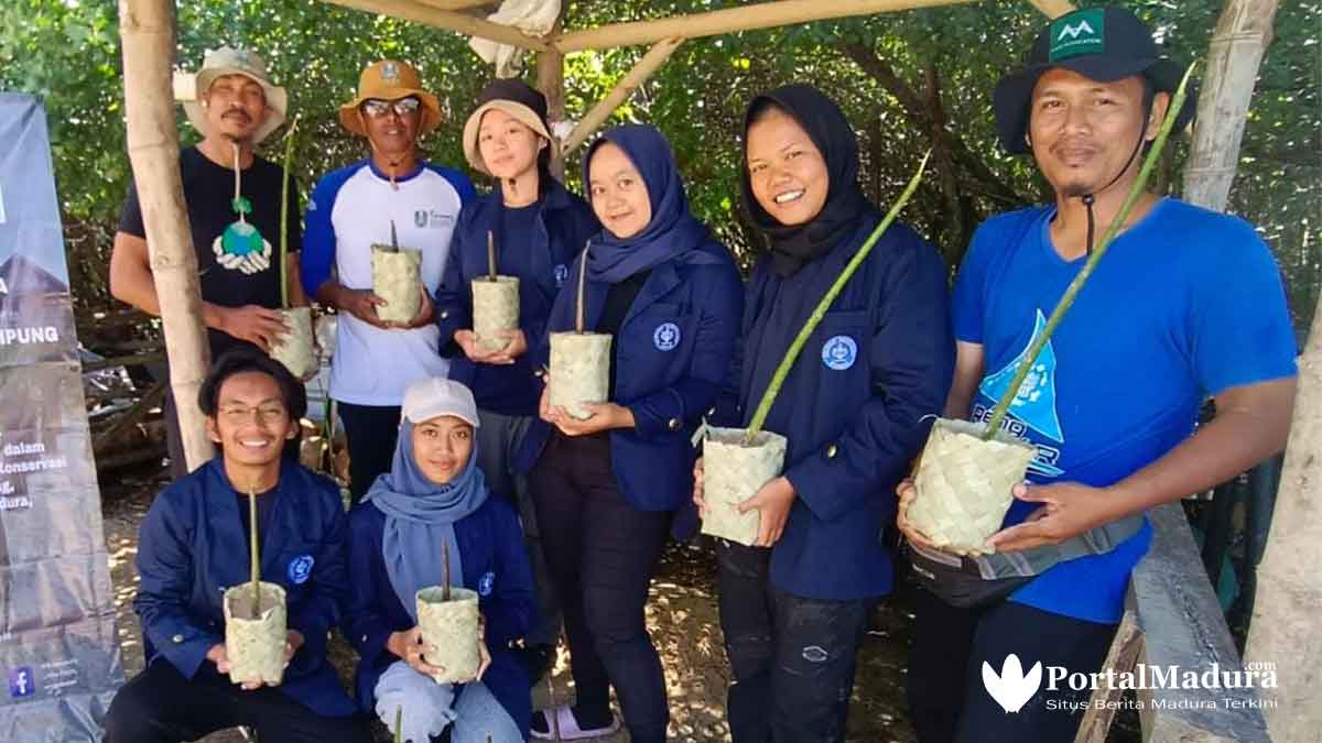Hari Mangrove Sedunia, Pokmaswas 'Reng Paseser' dan Mahasiswa FPIK IPB University Kampanye Konservasi
